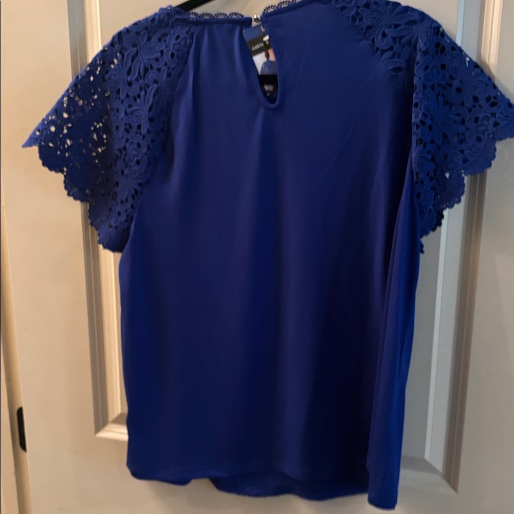 NWT Cable & Gauge Women's Royal Blue Top Large - Picture 7 of 8